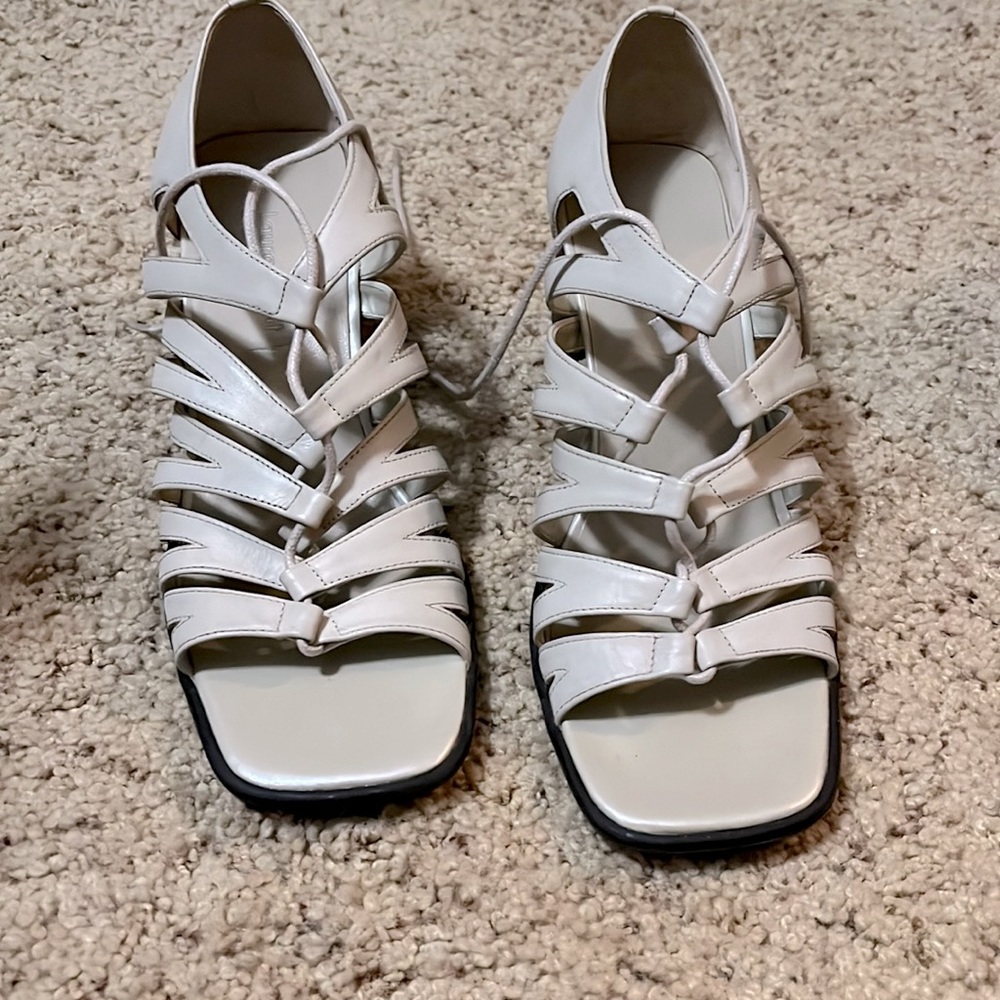Stylish strapped sandal